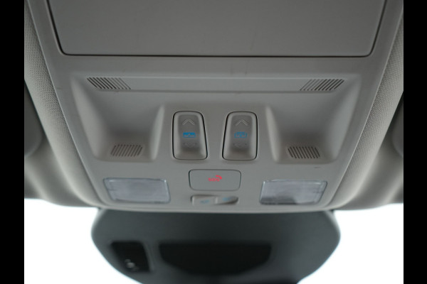 Ford Kuga 2.5 Titanium PHEV 225pk Dealer O.H. | Trekhaak Af Fabriek | Panodak | Adaptive Cruise | 360 Camera | Sportstoelen & Stuur Verwarmd | Keyless | Blis | Apple Carplay | Navigatie | DAB | Plug In Hybrid |
