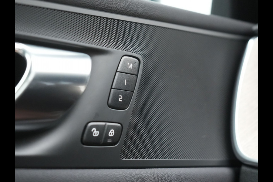 Volvo XC60 T6 AWD Plus Bright PHEV 350pk LONG RANGE Dealer O.H | Panodak | Adaptive Cruise | Tailored Wood  Sportstoelen Memory & Verwarmd | Blis | Keyless | Apple Carplay | Google Assistant | Pilot Assist | Navigatie | Virtual | DAB | 21"L.M | Plug In Hybrid |