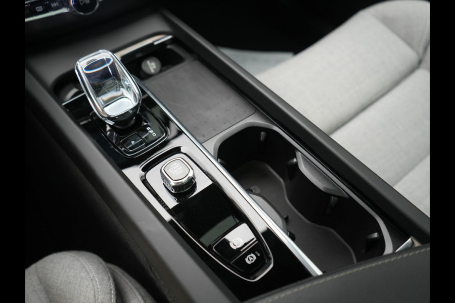 Volvo XC60 T6 AWD Plus Bright PHEV 350pk LONG RANGE Dealer O.H | Panodak | Adaptive Cruise | Tailored Wood  Sportstoelen Memory & Verwarmd | Blis | Keyless | Apple Carplay | Google Assistant | Pilot Assist | Navigatie | Virtual | DAB | 21"L.M | Plug In Hybrid |