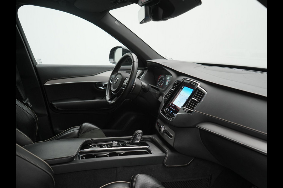 Volvo XC90 T8 Twin Engine AWD R-Design 7 Persoons PHEV 392pk Dealer O.H | Trekhaak Af Fabriek | Adaptive Cruise | Harman / Kardon | Lederen Sportstoelen Memory & Verwarmd | Apple Carplay | Navigatie | Virtual | DAB | 20"L.M | Plug In Hybrid |