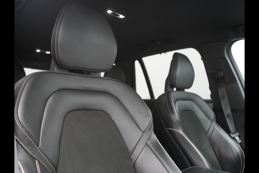 Volvo XC90 T8 Twin Engine AWD R-Design 7 Persoons PHEV 392pk Dealer O.H | Trekhaak Af Fabriek | Adaptive Cruise | Harman / Kardon | Lederen Sportstoelen Memory & Verwarmd | Apple Carplay | Navigatie | Virtual | DAB | 20"L.M | Plug In Hybrid |