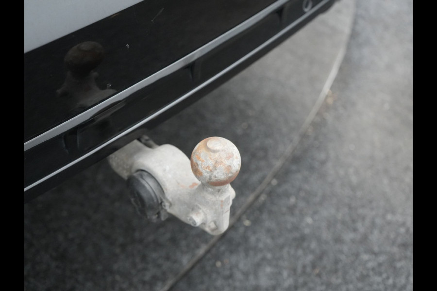 Volvo XC90 T8 Twin Engine AWD R-Design 7 Persoons PHEV 392pk Dealer O.H | Trekhaak Af Fabriek | Adaptive Cruise | Harman / Kardon | Lederen Sportstoelen Memory & Verwarmd | Apple Carplay | Navigatie | Virtual | DAB | 20"L.M | Plug In Hybrid |