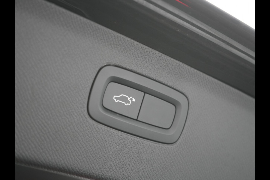 Volvo XC90 T8 Twin Engine AWD R-Design 7 Persoons PHEV 392pk Dealer O.H | Trekhaak Af Fabriek | Adaptive Cruise | Harman / Kardon | Lederen Sportstoelen Memory & Verwarmd | Apple Carplay | Navigatie | Virtual | DAB | 20"L.M | Plug In Hybrid |