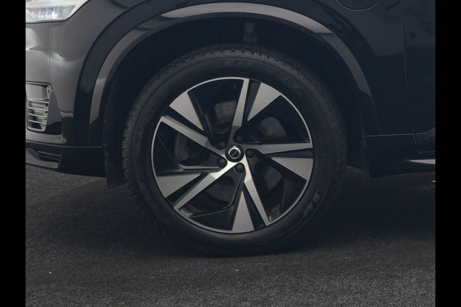Volvo XC90 T8 Twin Engine AWD R-Design 7 Persoons PHEV 392pk Dealer O.H | Trekhaak Af Fabriek | Adaptive Cruise | Harman / Kardon | Lederen Sportstoelen Memory & Verwarmd | Apple Carplay | Navigatie | Virtual | DAB | 20"L.M | Plug In Hybrid |