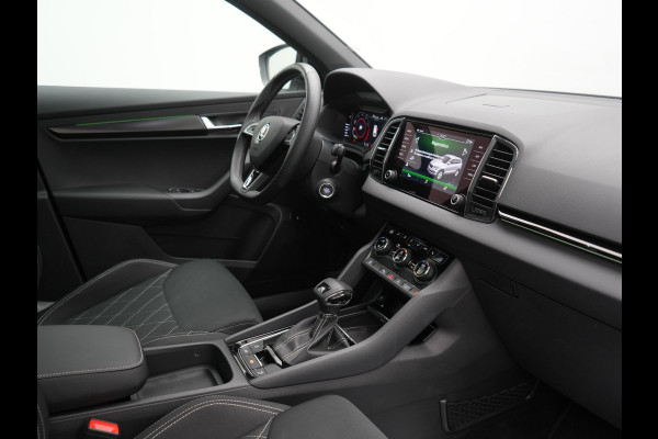 Škoda Karoq 1.5 TSI ACT Sportline DSG 150pk Dealer O.H | Panodak | Adaptive Cruise | Camera | RS Sportstoelen Verwarmd | Blis | Keyless | Apple Carplay | Black Optic | Virtual | Navigatie | DAB | 18"L.M |