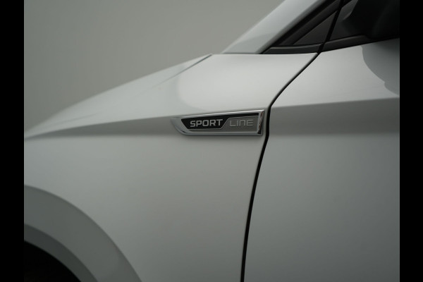 Škoda Karoq 1.5 TSI ACT Sportline DSG 150pk Dealer O.H | Panodak | Adaptive Cruise | Camera | RS Sportstoelen Verwarmd | Blis | Keyless | Apple Carplay | Black Optic | Virtual | Navigatie | DAB | 18"L.M |