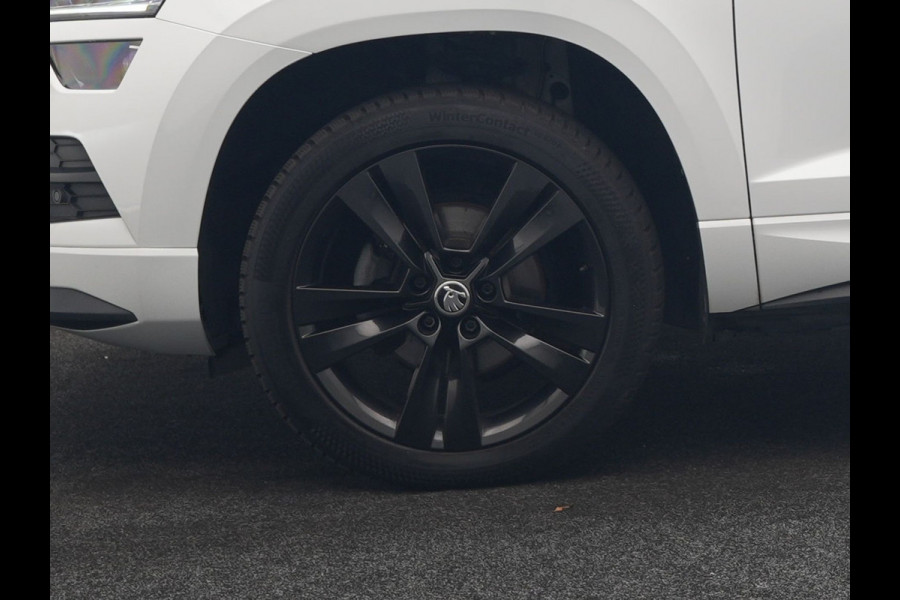 Škoda Karoq 1.5 TSI ACT Sportline DSG 150pk Dealer O.H | Panodak | Adaptive Cruise | Camera | RS Sportstoelen Verwarmd | Blis | Keyless | Apple Carplay | Black Optic | Virtual | Navigatie | DAB | 18"L.M |