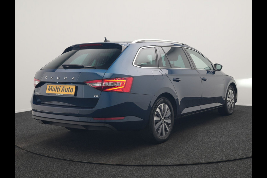 Škoda Superb Combi 1.4 TSI iV Business Edition PHEV 218pk Dealer O.H. | Adaptive Cruise | Camera | Canton Audio | Stoelen & Stuur Verwarmd | Blis | Keyless | Apple Carplay | Navigatie | DAB | Plug In Hybrid |