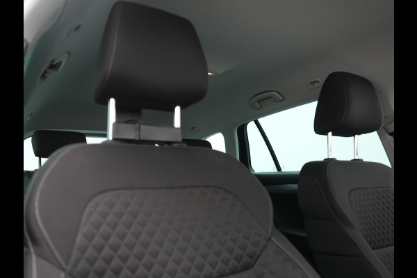 Škoda Superb Combi 1.4 TSI iV Business Edition PHEV 218pk Dealer O.H. | Adaptive Cruise | Camera | Canton Audio | Stoelen & Stuur Verwarmd | Blis | Keyless | Apple Carplay | Navigatie | DAB | Plug In Hybrid |