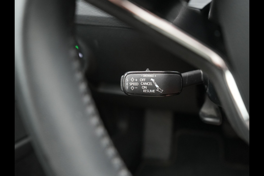 Škoda Superb Combi 1.4 TSI iV Business Edition PHEV 218pk Dealer O.H. | Adaptive Cruise | Camera | Canton Audio | Stoelen & Stuur Verwarmd | Blis | Keyless | Apple Carplay | Navigatie | DAB | Plug In Hybrid |
