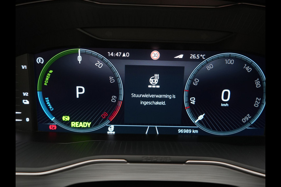 Škoda Superb Combi 1.4 TSI iV Business Edition PHEV 218pk Dealer O.H. | Adaptive Cruise | Camera | Canton Audio | Stoelen & Stuur Verwarmd | Blis | Keyless | Apple Carplay | Navigatie | DAB | Plug In Hybrid |