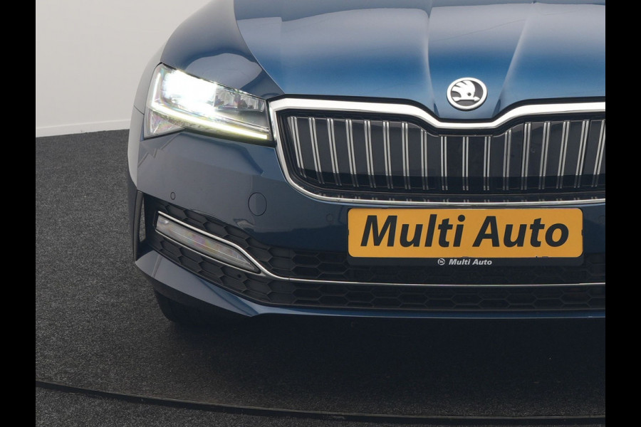 Škoda Superb Combi 1.4 TSI iV Business Edition PHEV 218pk Dealer O.H. | Adaptive Cruise | Camera | Canton Audio | Stoelen & Stuur Verwarmd | Blis | Keyless | Apple Carplay | Navigatie | DAB | Plug In Hybrid |