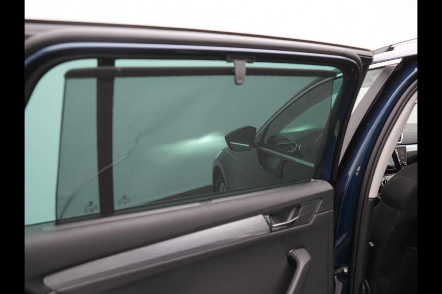 Škoda Superb Combi 1.4 TSI iV Business Edition PHEV 218pk Dealer O.H. | Adaptive Cruise | Camera | Canton Audio | Stoelen & Stuur Verwarmd | Blis | Keyless | Apple Carplay | Navigatie | DAB | Plug In Hybrid |