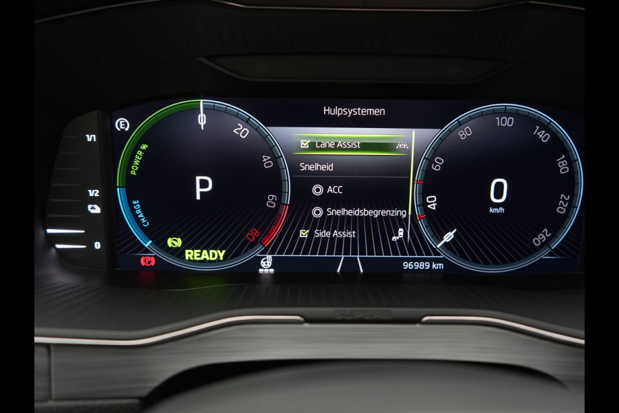 Škoda Superb Combi 1.4 TSI iV Business Edition PHEV 218pk Dealer O.H. | Adaptive Cruise | Camera | Canton Audio | Stoelen & Stuur Verwarmd | Blis | Keyless | Apple Carplay | Navigatie | DAB | Plug In Hybrid |