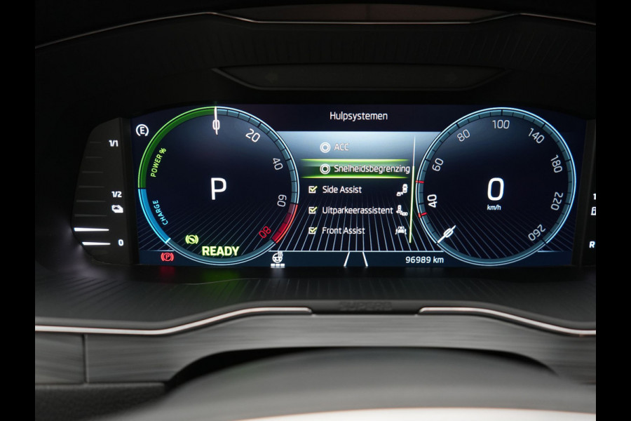 Škoda Superb Combi 1.4 TSI iV Business Edition PHEV 218pk Dealer O.H. | Adaptive Cruise | Camera | Canton Audio | Stoelen & Stuur Verwarmd | Blis | Keyless | Apple Carplay | Navigatie | DAB | Plug In Hybrid |