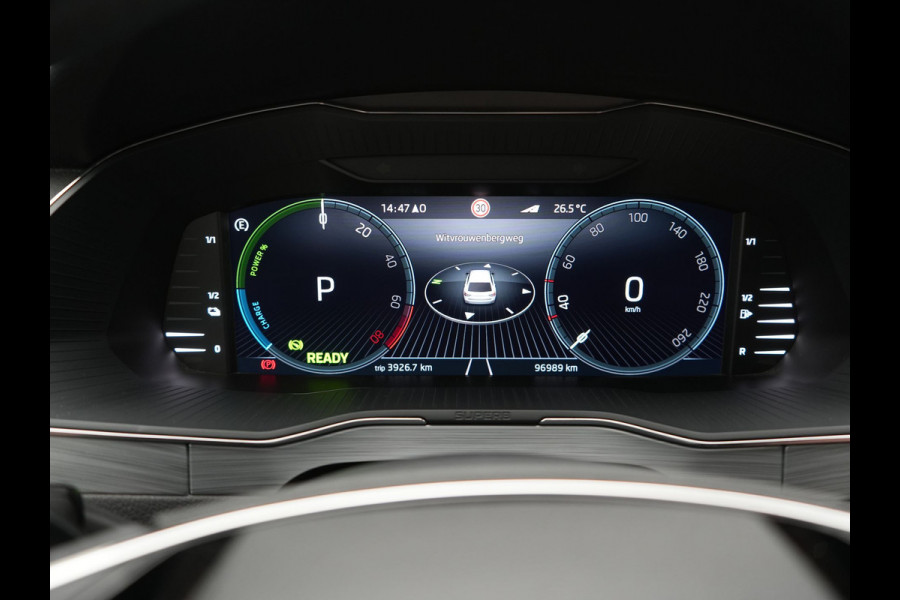 Škoda Superb Combi 1.4 TSI iV Business Edition PHEV 218pk Dealer O.H. | Adaptive Cruise | Camera | Canton Audio | Stoelen & Stuur Verwarmd | Blis | Keyless | Apple Carplay | Navigatie | DAB | Plug In Hybrid |