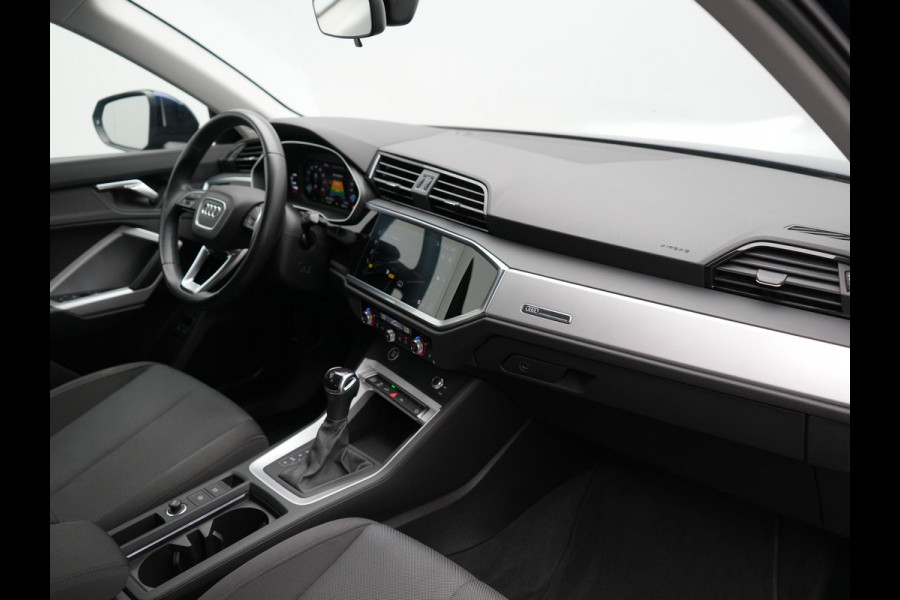 Audi Q3 45 TFSI e edition PHEV 245pk Dealer O.H | Trekhaak af Fabriek | Virtual Cockpit | Apple Carplay | Stoelverwarming | BLIS | Led Koplampen | Keyless | Cruise Control |