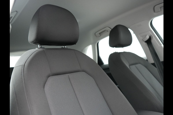 Audi Q3 45 TFSI e edition PHEV 245pk Dealer O.H | Trekhaak af Fabriek | Virtual Cockpit | Apple Carplay | Stoelverwarming | BLIS | Led Koplampen | Keyless | Cruise Control |