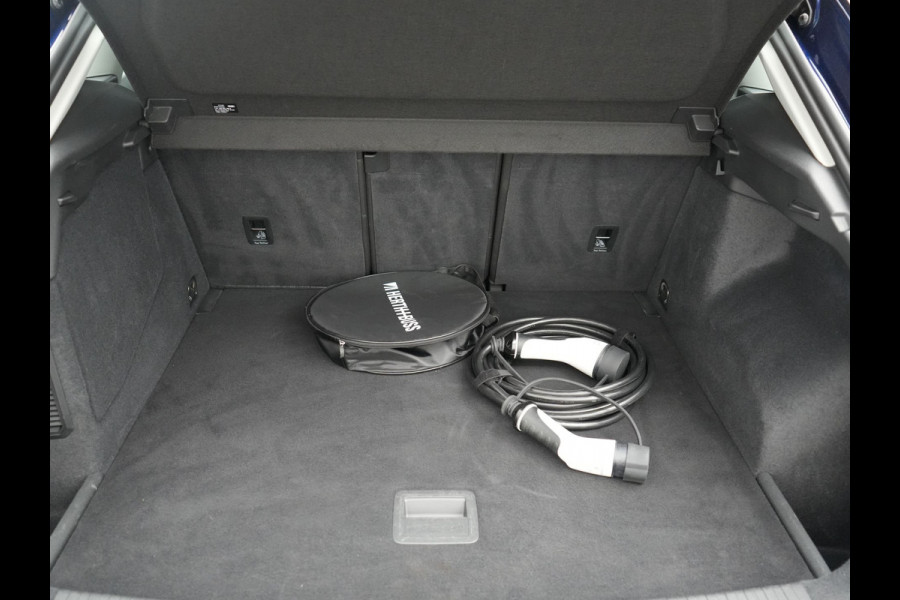Audi Q3 45 TFSI e edition PHEV 245pk Dealer O.H | Trekhaak af Fabriek | Virtual Cockpit | Apple Carplay | Stoelverwarming | BLIS | Led Koplampen | Keyless | Cruise Control |