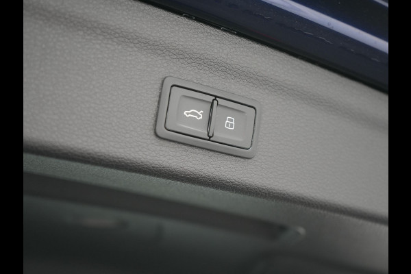 Audi Q3 45 TFSI e edition PHEV 245pk Dealer O.H | Trekhaak af Fabriek | Virtual Cockpit | Apple Carplay | Stoelverwarming | BLIS | Led Koplampen | Keyless | Cruise Control |
