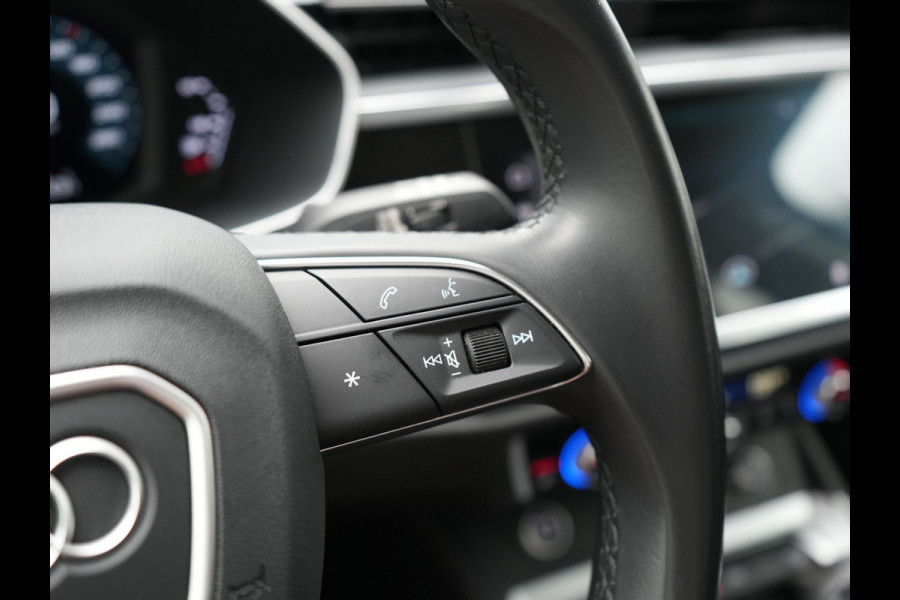 Audi Q3 45 TFSI e edition PHEV 245pk Dealer O.H | Trekhaak af Fabriek | Virtual Cockpit | Apple Carplay | Stoelverwarming | BLIS | Led Koplampen | Keyless | Cruise Control |