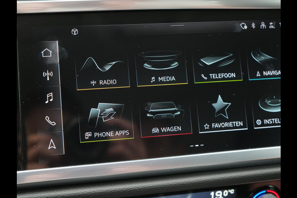 Audi Q3 45 TFSI e edition PHEV 245pk Dealer O.H | Trekhaak af Fabriek | Virtual Cockpit | Apple Carplay | Stoelverwarming | BLIS | Led Koplampen | Keyless | Cruise Control |