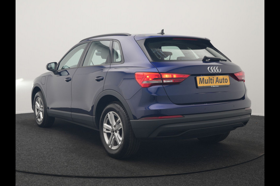 Audi Q3 45 TFSI e edition PHEV 245pk Dealer O.H | Trekhaak af Fabriek | Virtual Cockpit | Apple Carplay | Stoelverwarming | BLIS | Led Koplampen | Keyless | Cruise Control |