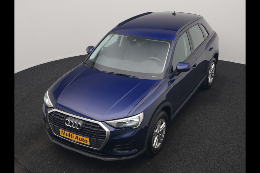 Audi Q3 45 TFSI e edition PHEV 245pk Dealer O.H | Trekhaak af Fabriek | Virtual Cockpit | Apple Carplay | Stoelverwarming | BLIS | Led Koplampen | Keyless | Cruise Control |