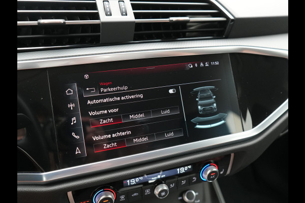 Audi Q3 45 TFSI e edition PHEV 245pk Dealer O.H | Trekhaak af Fabriek | Virtual Cockpit | Apple Carplay | Stoelverwarming | BLIS | Led Koplampen | Keyless | Cruise Control |
