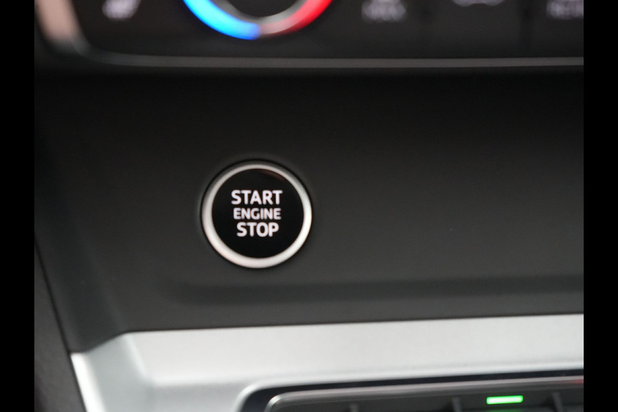 Audi Q3 45 TFSI e edition PHEV 245pk Dealer O.H | Trekhaak af Fabriek | Virtual Cockpit | Apple Carplay | Stoelverwarming | BLIS | Led Koplampen | Keyless | Cruise Control |