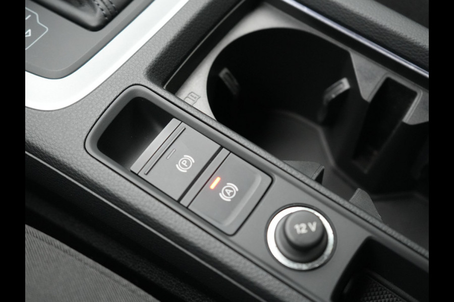 Audi Q3 45 TFSI e edition PHEV 245pk Dealer O.H | Trekhaak af Fabriek | Virtual Cockpit | Apple Carplay | Stoelverwarming | BLIS | Led Koplampen | Keyless | Cruise Control |