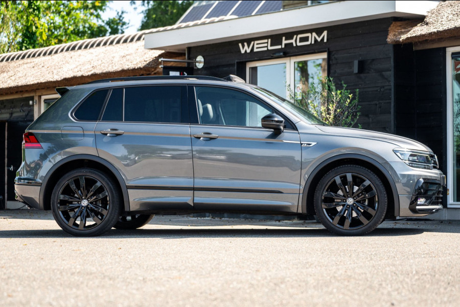 Volkswagen Tiguan 1.5 TSI ACT Highline Business R Panoramadak I Trekhaak I NL Auto I NAP I Dynaudio I Adaptive Cruise I PDC