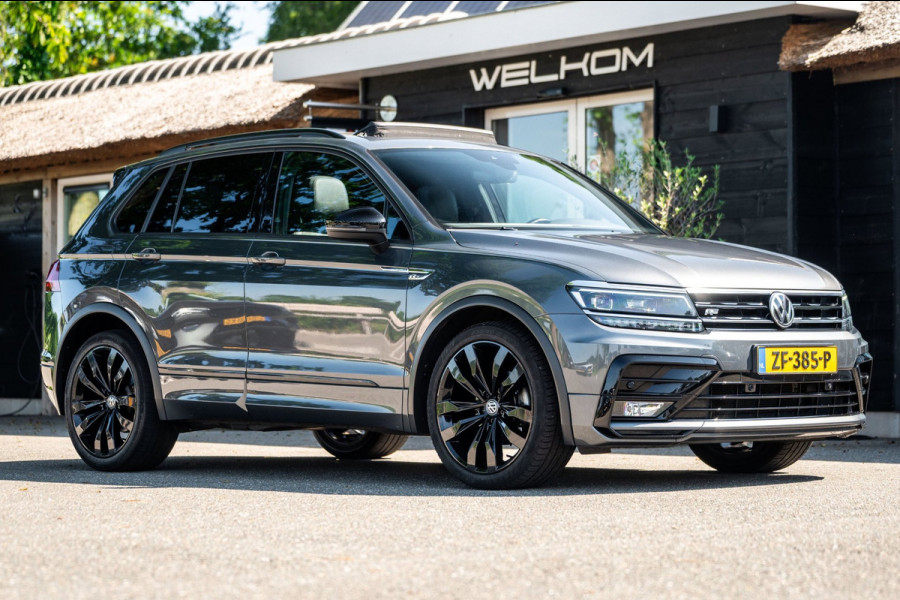 Volkswagen Tiguan 1.5 TSI ACT Highline Business R Panoramadak I Trekhaak I NL Auto I NAP I Dynaudio I Adaptive Cruise I PDC