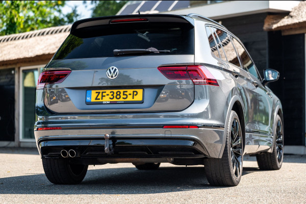 Volkswagen Tiguan 1.5 TSI ACT Highline Business R Panoramadak I Trekhaak I NL Auto I NAP I Dynaudio I Adaptive Cruise I PDC
