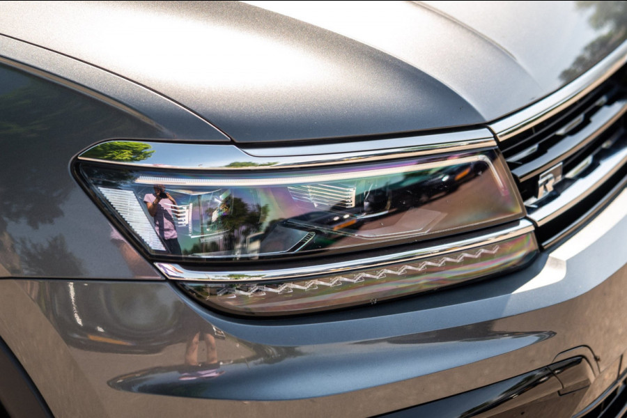 Volkswagen Tiguan 1.5 TSI ACT Highline Business R Panoramadak I Trekhaak I NL Auto I NAP I Dynaudio I Adaptive Cruise I PDC