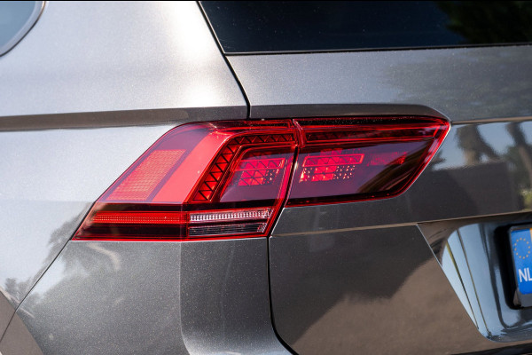 Volkswagen Tiguan 1.5 TSI ACT Highline Business R Panoramadak I Trekhaak I NL Auto I NAP I Dynaudio I Adaptive Cruise I PDC