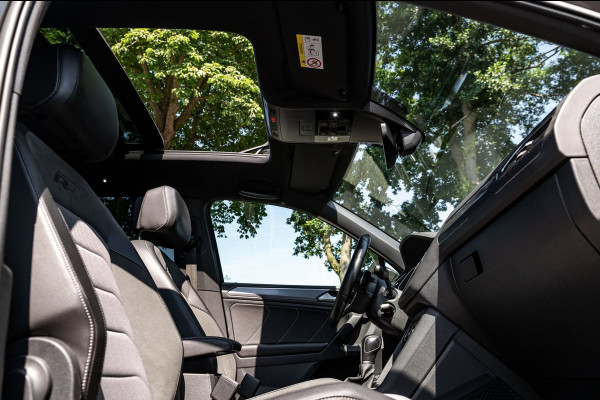 Volkswagen Tiguan 1.5 TSI ACT Highline Business R Panoramadak I Trekhaak I NL Auto I NAP I Dynaudio I Adaptive Cruise I PDC