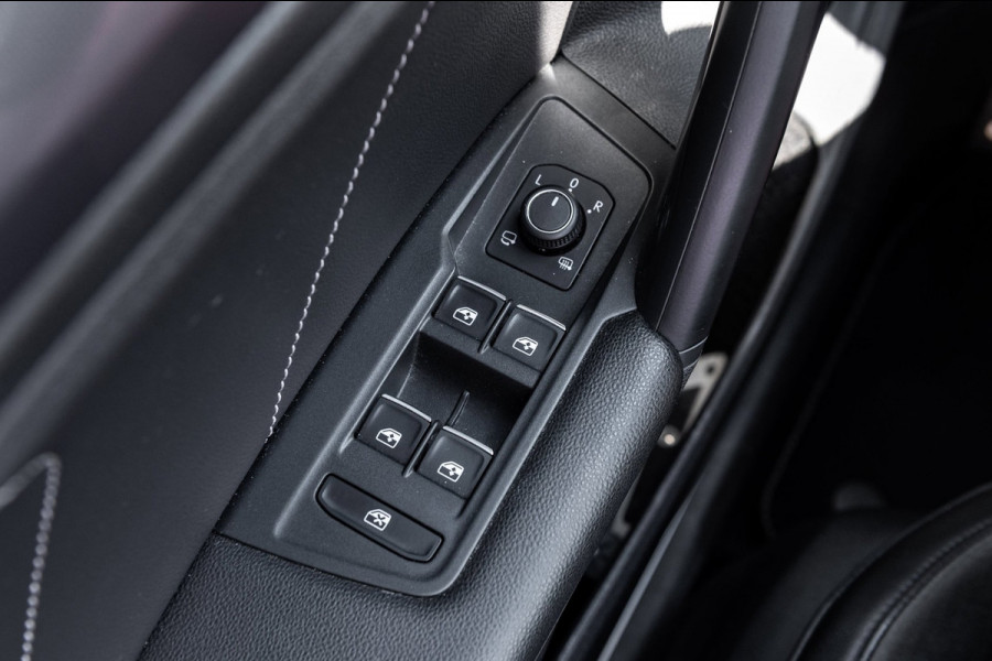 Volkswagen Tiguan 1.5 TSI ACT Highline Business R Panoramadak I Trekhaak I NL Auto I NAP I Dynaudio I Adaptive Cruise I PDC