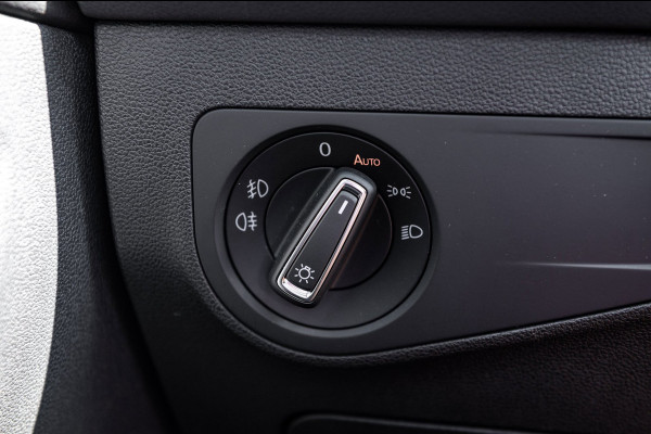 Volkswagen Tiguan 1.5 TSI ACT Highline Business R Panoramadak I Trekhaak I NL Auto I NAP I Dynaudio I Adaptive Cruise I PDC