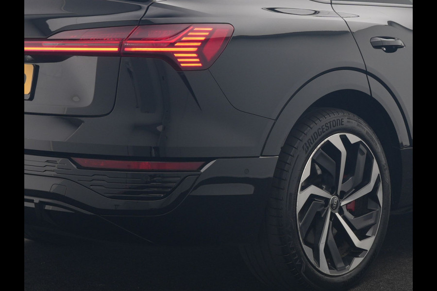 Audi Q8 Sportback e-tron 55 Quattro S edition 114 kWh 408pk Dealer O.H | Luchtvering | Panodak | Black Optic | Adaptive Cruise | 360 Camera | B&O Soundsystem | 21"L.M | Alcantara Sportstoelen Memory | Apple Carplay | Matrix LED |