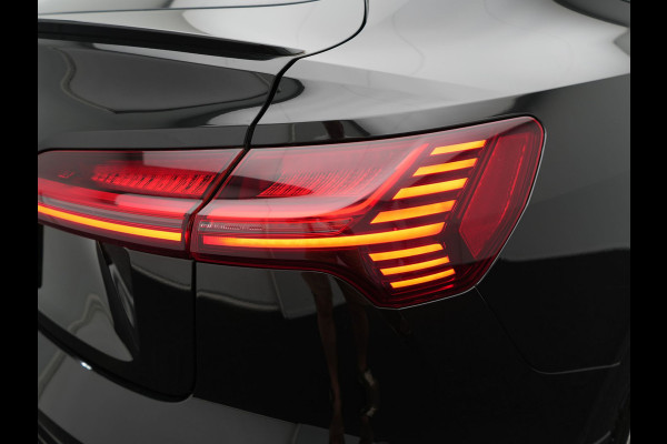 Audi Q8 Sportback e-tron 55 Quattro S edition 114 kWh 408pk Dealer O.H | Luchtvering | Panodak | Black Optic | Adaptive Cruise | 360 Camera | B&O Soundsystem | 21"L.M | Alcantara Sportstoelen Memory | Apple Carplay | Matrix LED |