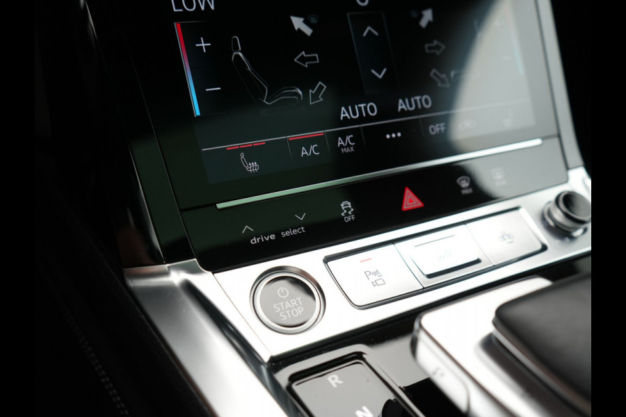 Audi Q8 Sportback e-tron 55 Quattro S edition 114 kWh 408pk Dealer O.H | Luchtvering | Panodak | Black Optic | Adaptive Cruise | 360 Camera | B&O Soundsystem | 21"L.M | Alcantara Sportstoelen Memory | Apple Carplay | Matrix LED |
