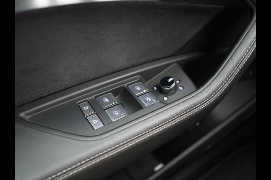 Audi Q8 Sportback e-tron 55 Quattro S edition 114 kWh 408pk Dealer O.H | Luchtvering | Panodak | Black Optic | Adaptive Cruise | 360 Camera | B&O Soundsystem | 21"L.M | Alcantara Sportstoelen Memory | Apple Carplay | Matrix LED |