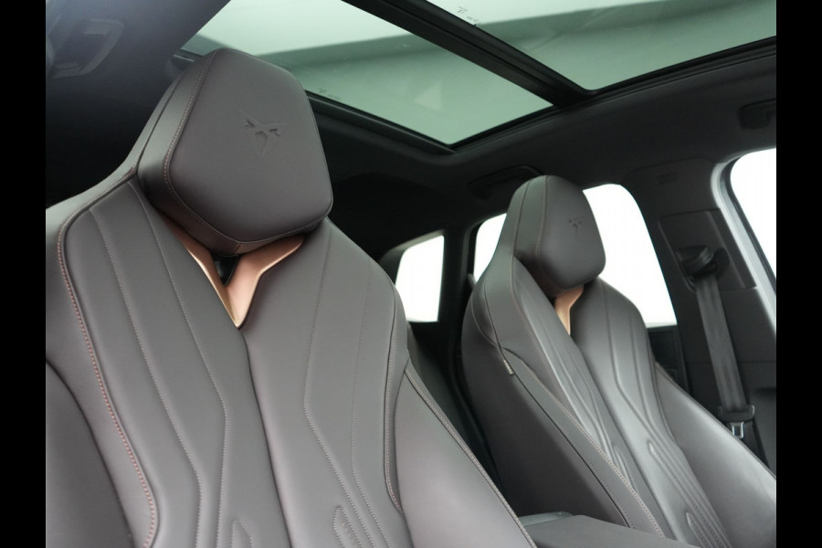 CUPRA Terramar 1.5 TSI e-Hybrid VZ Copper Edition PHEV 272pk DARK VOID METALLIC | Panodak | Head Up | Adaptive Cruise | 360 Camera | Lederen Sportstoelen Memory & Verwarmd | Sennheiser Premium Audio | Matrix LED | Sfeerverlichting | Stuur Verwarmd | Keyless | Blis |