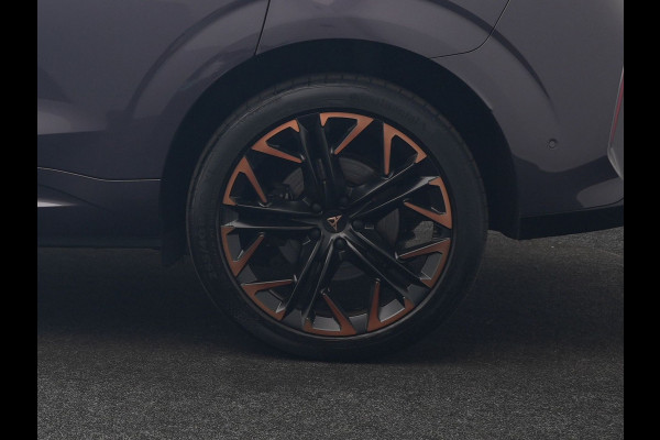 CUPRA Terramar 1.5 TSI e-Hybrid VZ Copper Edition PHEV 272pk DARK VOID METALLIC | Panodak | Head Up | Adaptive Cruise | 360 Camera | Lederen Sportstoelen Memory & Verwarmd | Sennheiser Premium Audio | Matrix LED | Sfeerverlichting | Stuur Verwarmd | Keyless | Blis |