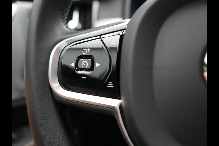 Volvo S90 T8 AWD Ultimate Dark 456pk PHEV LONG RANGE Dealer O.H | Four C Luchtvering | Schuifdak | Bowers & Wilkins | Adaptive Cruise | Head Up | 360 Camera | 20"L.M | Google Maps |
