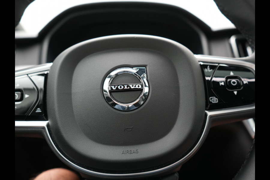 Volvo S90 T8 AWD Ultimate Dark 456pk PHEV LONG RANGE Dealer O.H | Four C Luchtvering | Schuifdak | Bowers & Wilkins | Adaptive Cruise | Head Up | 360 Camera | 20"L.M | Google Maps |