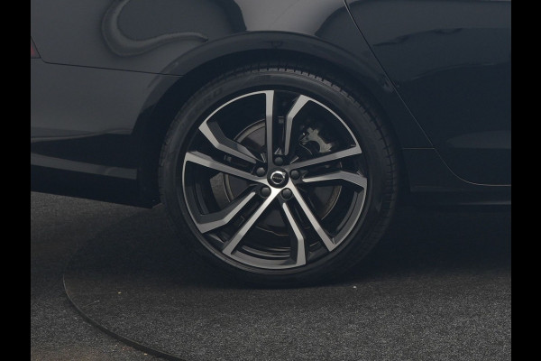 Volvo S90 T8 AWD Ultimate Dark 456pk PHEV LONG RANGE Dealer O.H | Four C Luchtvering | Schuifdak | Bowers & Wilkins | Adaptive Cruise | Head Up | 360 Camera | 20"L.M | Google Maps |