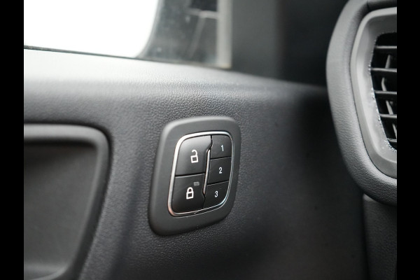 Ford Kuga 2.5 Vignale PHEV 225pk Dealer O.H | Panodak | Head Up | Bang & Olufsen | Adaptive Cruise | 360 Camera | Lederen Sportstoelen Memory & Verwarmd | BLIS | Keyless | Apple Carplay | Pilot Assist | Sfeerverlichting | Navigatie | Virtual | 18"L.M | Plug In Hybrid |