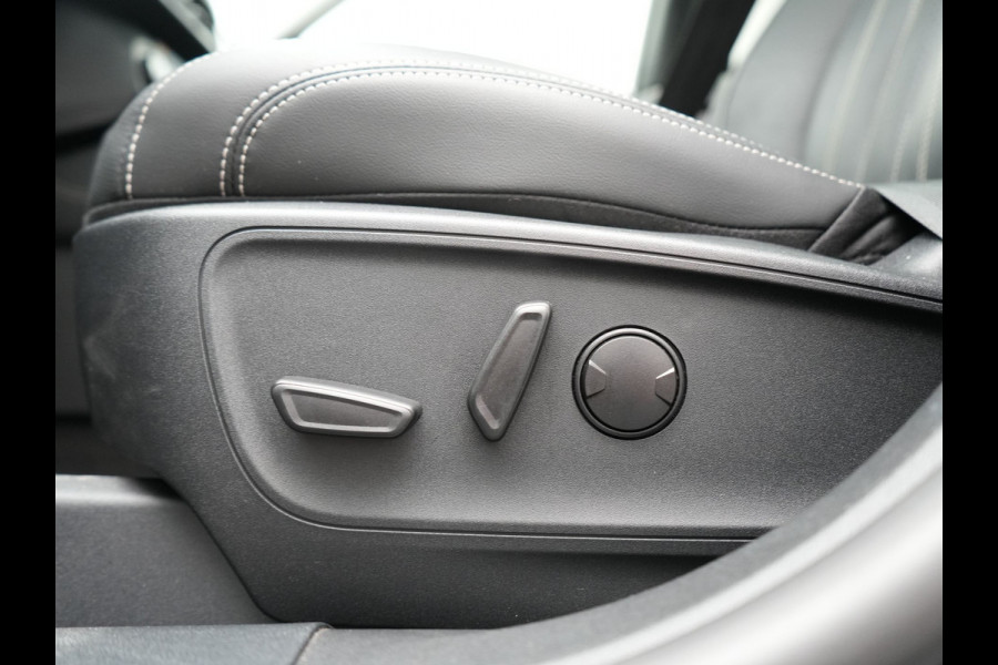 Ford Kuga 2.5 Vignale PHEV 225pk Dealer O.H | Panodak | Head Up | Bang & Olufsen | Adaptive Cruise | 360 Camera | Lederen Sportstoelen Memory & Verwarmd | BLIS | Keyless | Apple Carplay | Pilot Assist | Sfeerverlichting | Navigatie | Virtual | 18"L.M | Plug In Hybrid |